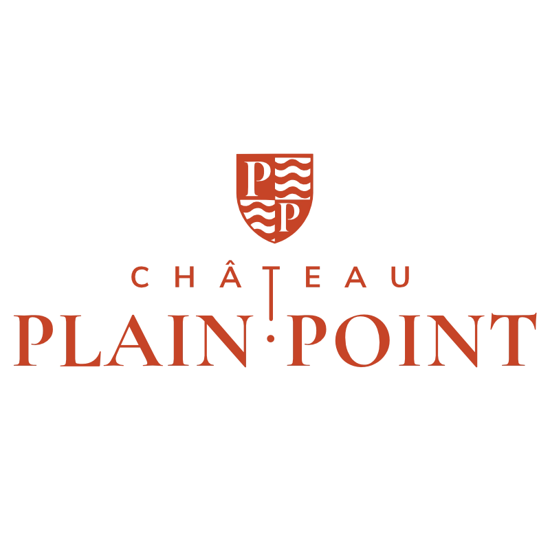 Logo officiel du Château Plain-Point en couleur terre cuite sur fond blanc, représentant un blason avec deux lettres P et des lignes ondulées. Partenaire viticole et lieu d'événement d'exception pour Dimanch'Huîtres en Gironde.